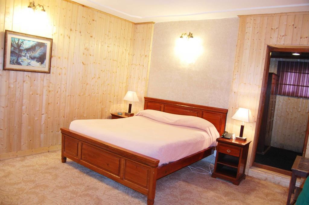 Nedous Hotel Gulmarg Cameră foto