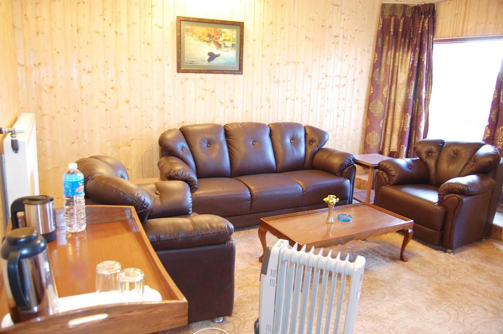 Nedous Hotel Gulmarg Cameră foto